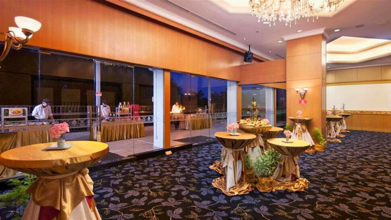 Banquet Linen 1